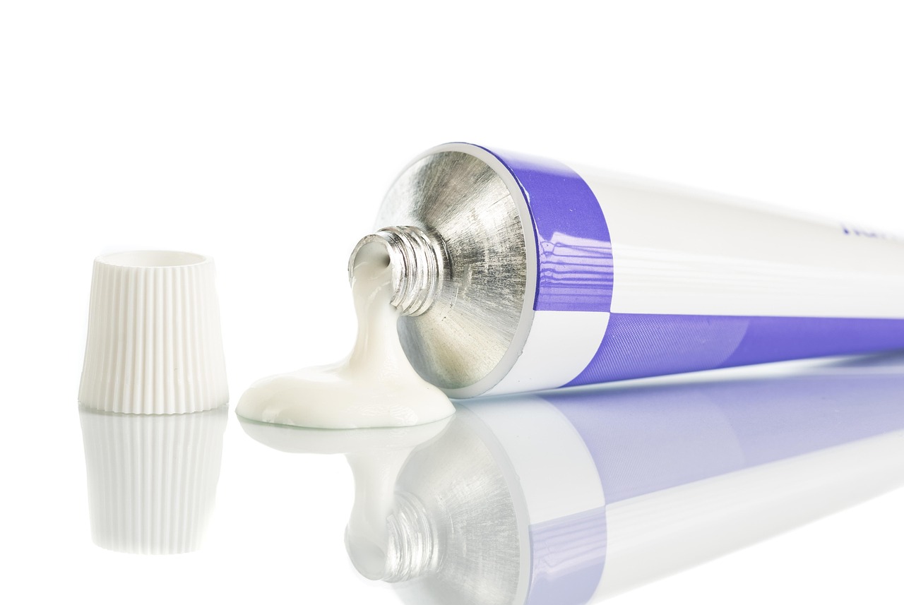 Nach Haarspray, Gel, Wachs und Creme – endlich da: Haar-Gips!